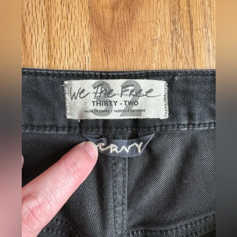 We The Free Black Jeans Curvy Size 32‎
